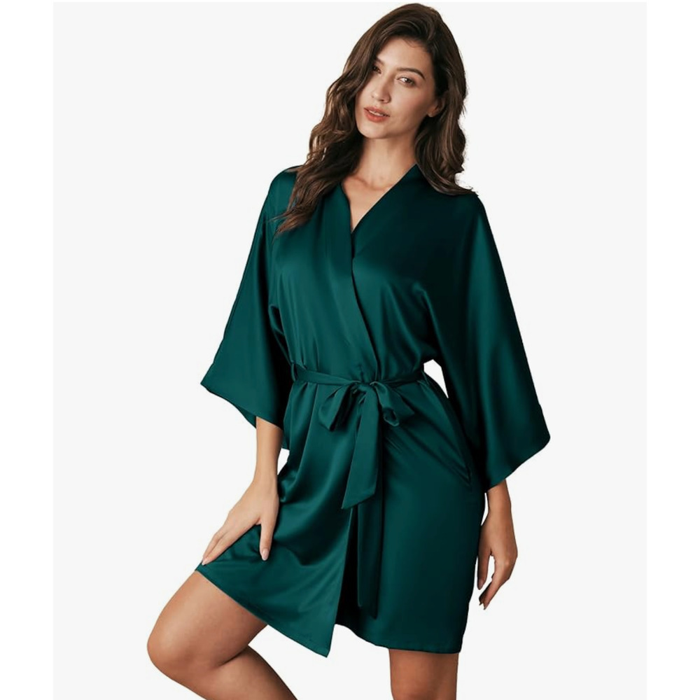 A.W. Bridal Green Robe Size XL (Letter C Initial)